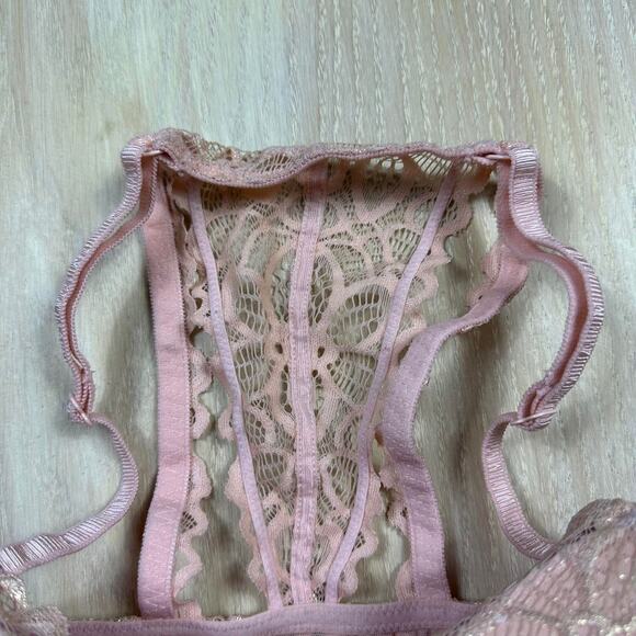 PINK Victoria's Secret Delicate Floral Lace Date Underwire Racerback Bra 32DD - Picture 4 of 10